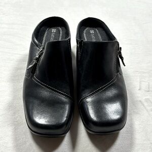 Women’s Naturalizer ADILE Slip On Shoes Mules, size 6M